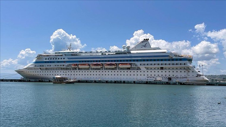 Astoria Grande kruvaziyeri Sinop'ta!