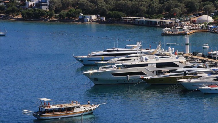 Bodrum'da koylar milyon dolarlık yatları ağırlıyor!