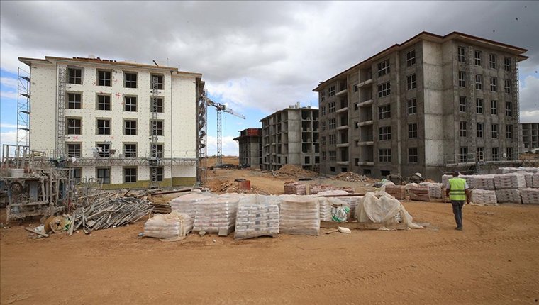 Malatya'daki deprem konutlarında dış cephe çalışmalarına başlandı!