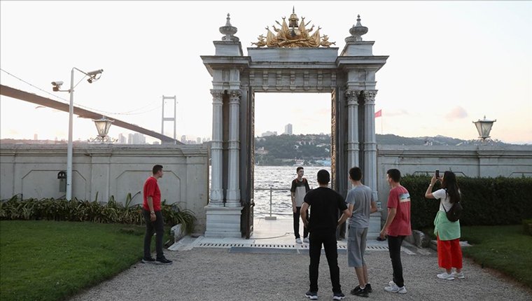 Milli Saraylar'da yaz dönemine özel saat düzenlemesi yaptı!