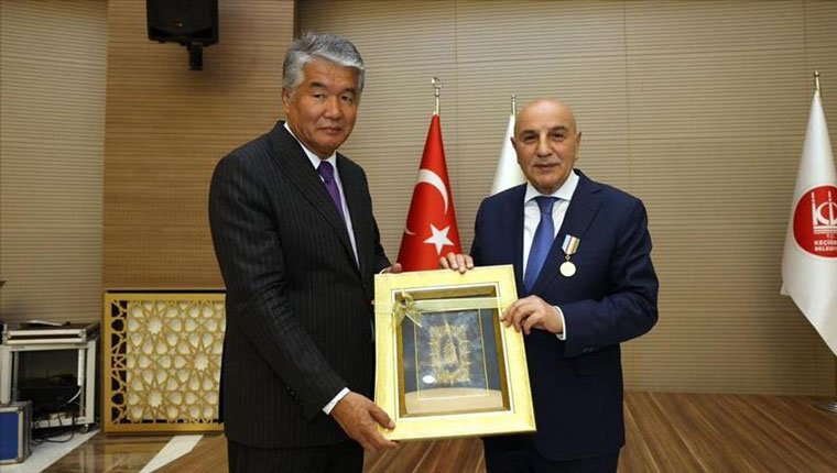 "Türk Cumhuriyetleri Geleneksel El Sanatları Sergisi" ziyarete açıldı!