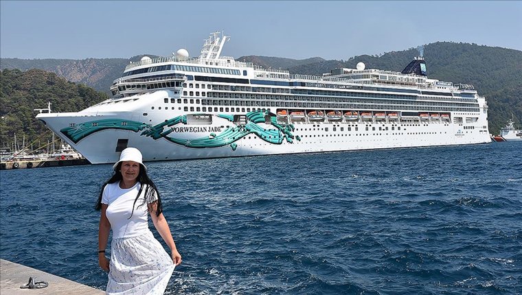 Marmaris'e 2 bin 100 turist geldi!