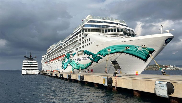 "Norwegian Jade"yle 2 bin 513 yolcu geldi!