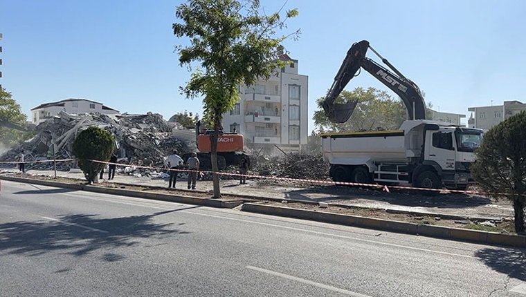 Adıyaman'da ağır hasarlı binaların yüzde 55'inin yıkımı tamamlandı!