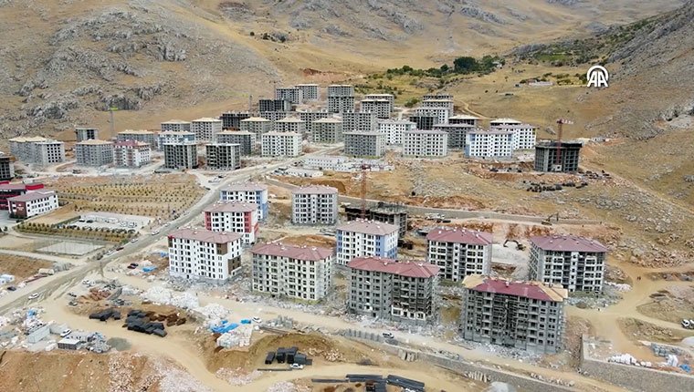 Deprem bölgelerindeki inşaat çalışmalarından son görüntüler!