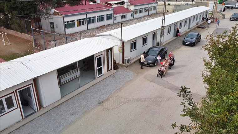 Osmaniye Bahçe ilçesinde yapılan 95 prefabrikten 65'i tamamlandı!