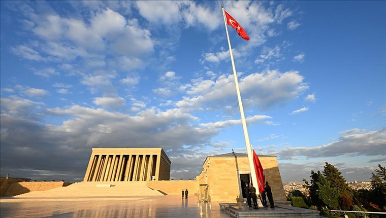 Anıtkabir'e özel bayrak değişim töreni!