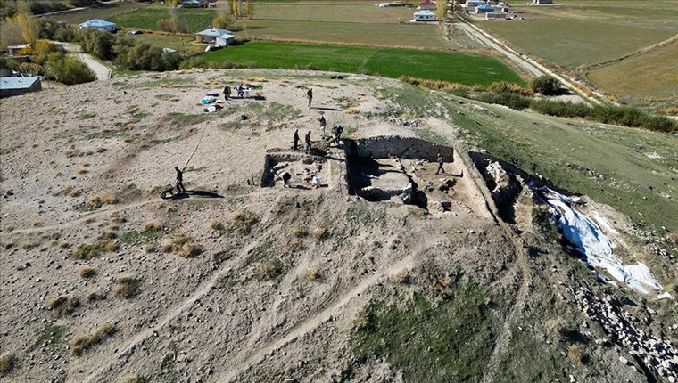 Van'daki İremir Höyüğü'nde Demir Çağı izleri araştırılıyor!