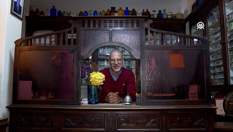 Asırlık eczane müzeye dönüşmeyi bekliyor