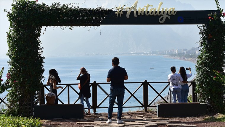 Antalya'ya gelen turist sayısında tüm zamanların rekoru kırıldı!