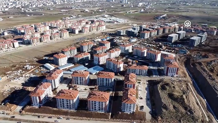 Elazığ'da 1374 deprem konutu ay sonunda tamamlanacak