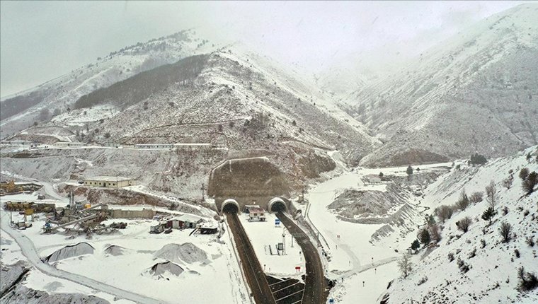 2 bin 200 rakımlı Eğribel Geçidi'nde çift tüplü tünelle kesintisiz ulaşım!