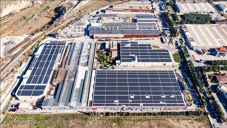 CW Enerji, Denizli'de bir firmanın çatısına GES kurulumu gerçekleştirdi!
