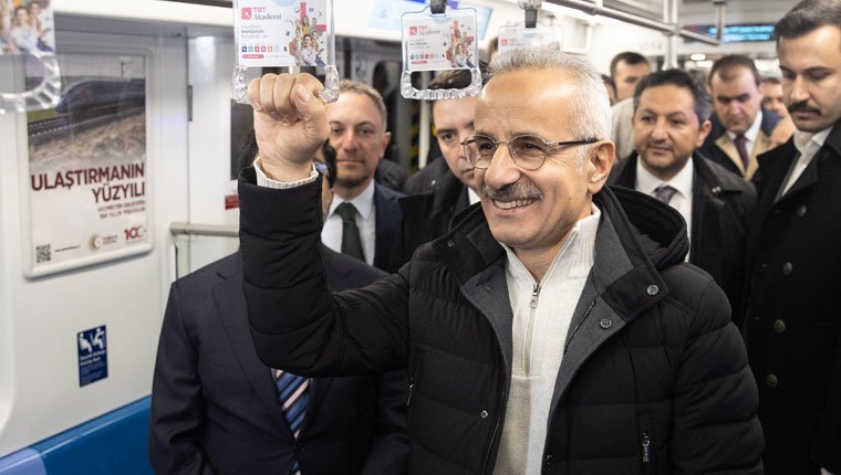 Bakan Uraloğlu: "Gayrettepe-İstanbul Havalimanı ulaşım süresi 30 dakikaya indi"