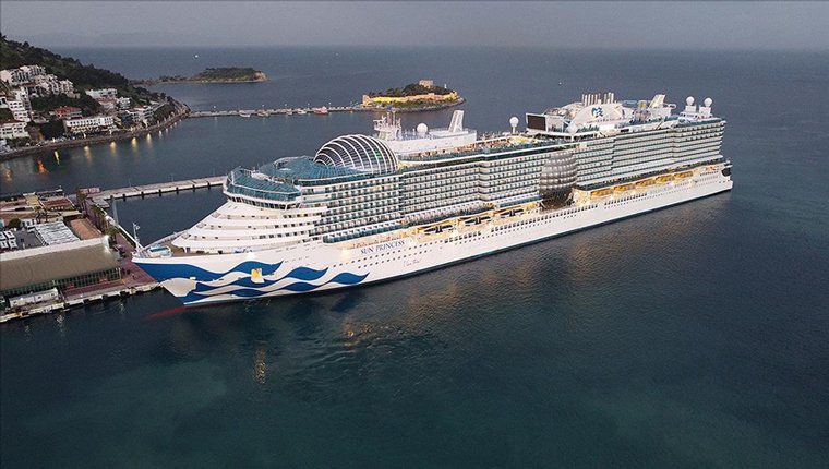 "Sun Princess" Türkiye'ye ilk seferini yaptı!