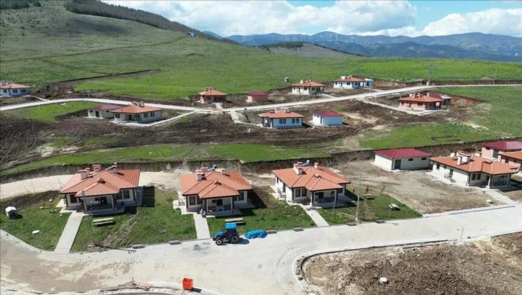 Nurdağı'nda köy evleri depremzedelere teslim ediliyor!