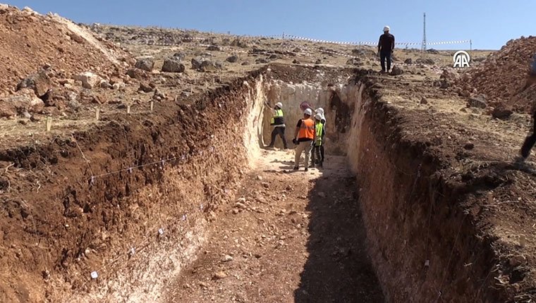 Akademisyenler, Şanlıurfa ile Adıyaman arasındaki Bozova Fayı'nı inceliyor