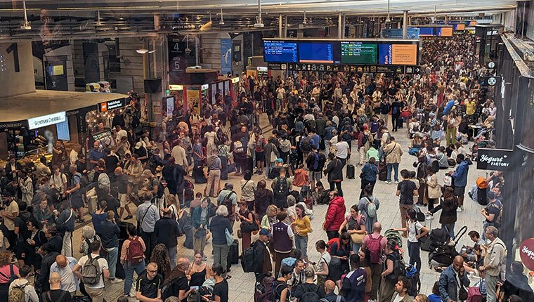 Fransa'da trenler devre dışı kaldı