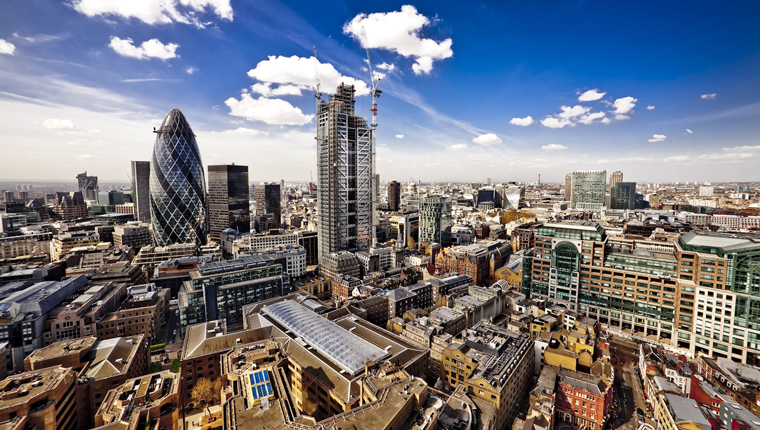 İngiltere'de konut fiyatlarındaki düşüş sürüyor!