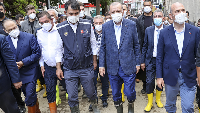 Cumhurbaşkanı Erdoğan, Kastamonu'daki afet bölgesini inceledi