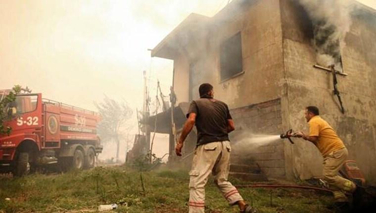 Antalya Akseki'de bir mahalledeki evlerin %80'i yandı