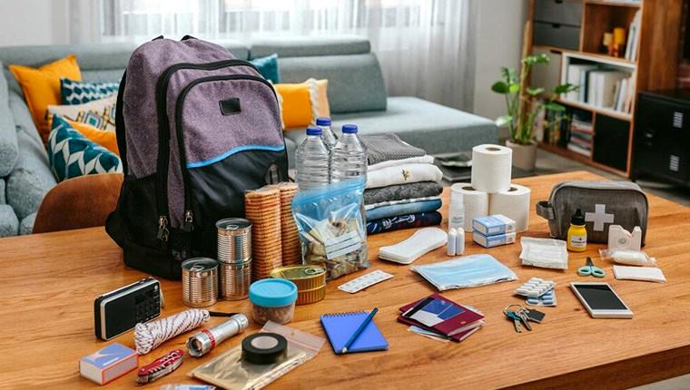 Deprem çantasında hangi malzemelerin bulunması gerekiyor?