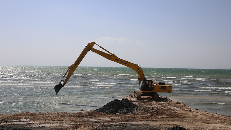 Van Gölü'nden 2 milyon 780 bin metreküp dip çamuru temizlenecek
