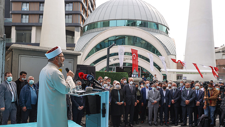 Gaziosmanpaşa'da yeniden inşa edilen Çifte Minare Camisi ibadete açıldı