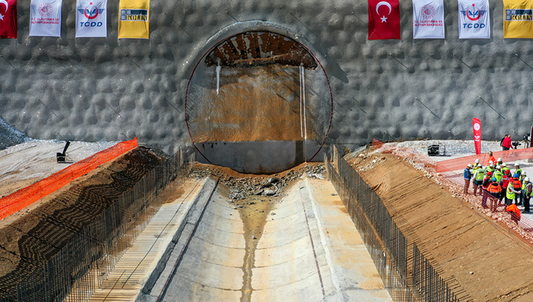 Türkiye'nin en geniş TBM tünelinde ışık göründü