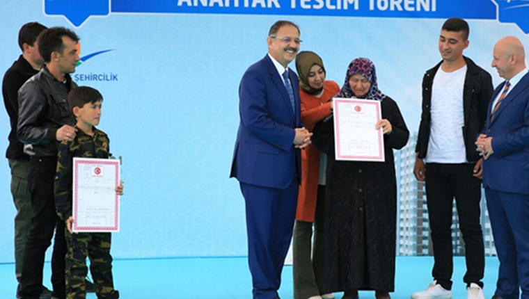 Kayseri'de kentsel dönüşüm konutlarının teslimi yapıldı