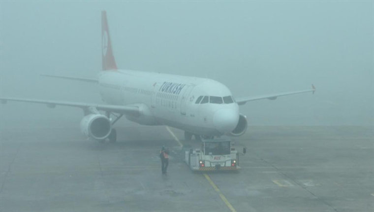 Sabiha Gökçen Havalimanı'nda uçuşlara sis engeli!