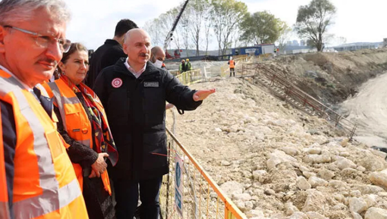 Bakan Karaismailoğlu, Sazlıdere Köprüsü'nde incelemelerde bulundu