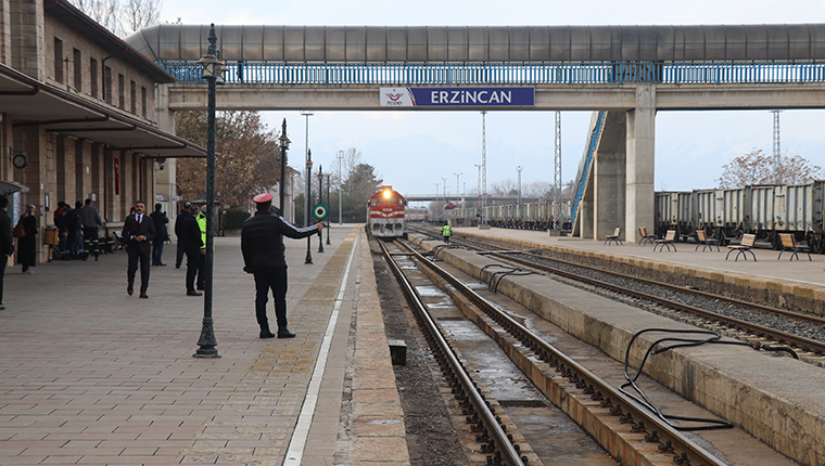 "Turistik Doğu Ekspresi" treni Erzincan'da