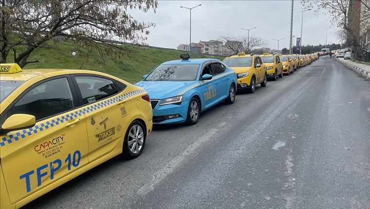 İstanbul'da zamlı taksimetre kuyruğu!