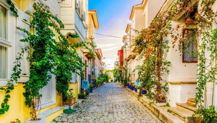 Bozcaada'nın yerli halkı kiralık ev bulamıyor!