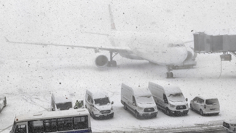 İstanbul Havalimanı'ndaki uçuşlar 18.00'e kadar durduruldu