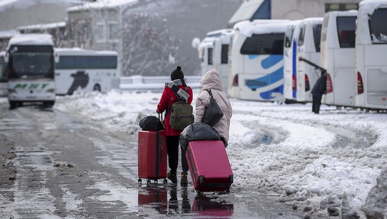 İstanbul'daki otogarlardaki çıkışlar yarın sabaha kadar durduruldu
