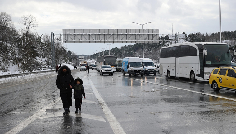 Trakya ve Anadolu'dan İstanbul'a araç girişi başladı