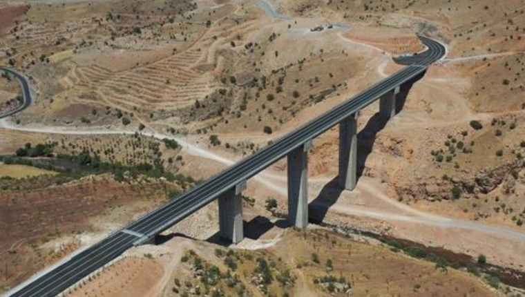 Siirt-Şırnak arası ulaşım 'Zarova Köprüsü' ile artık daha konforlu!