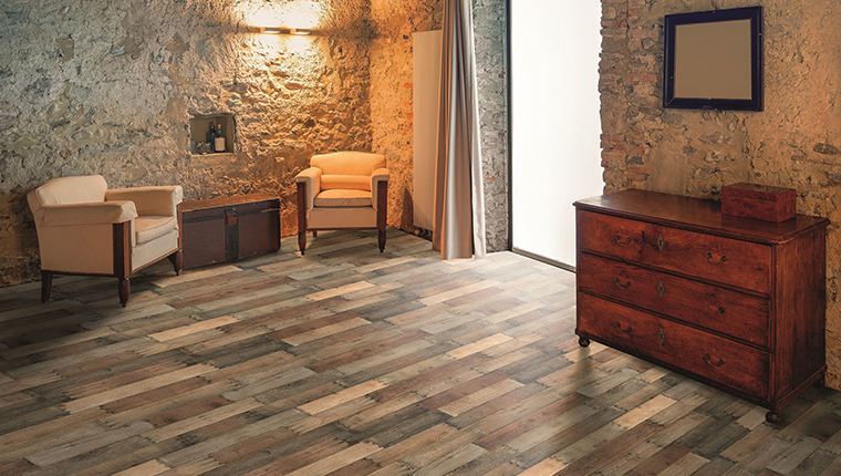 Peli'nin Myra ve Bergama dekorlarıyla zeminler konuşuyor