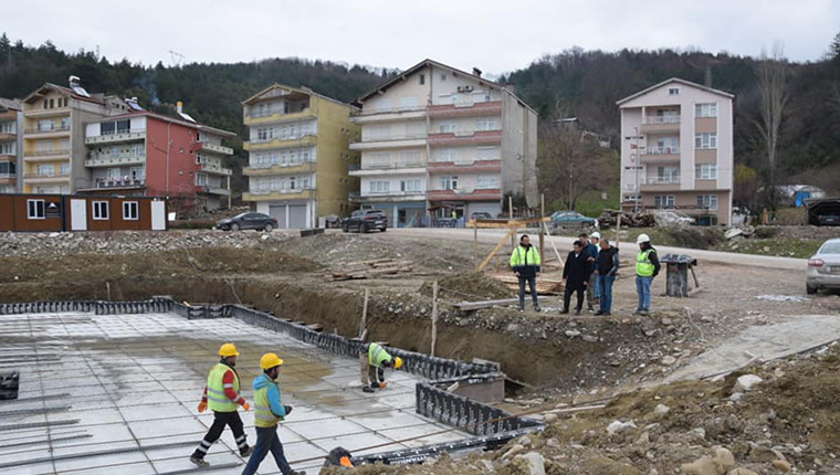 Ayancık'ta sel sonrası yeni ev ve iş yerleri inşa ediliyor