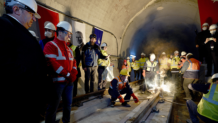 M7 Kabataş-Mecidiyeköy metro hattındaki son ray kaynatıldı