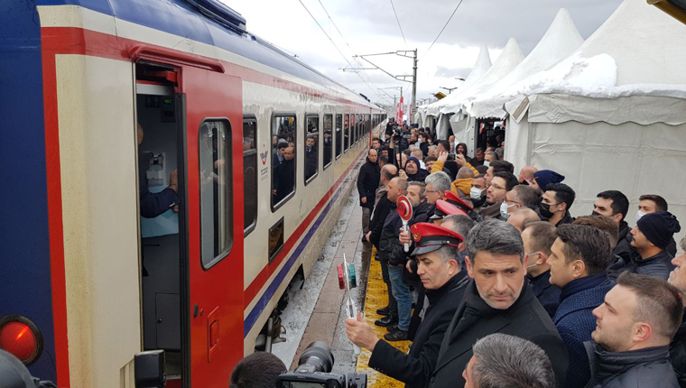 Kocaeli Büyükderbent Tren İstasyonu açıldı!