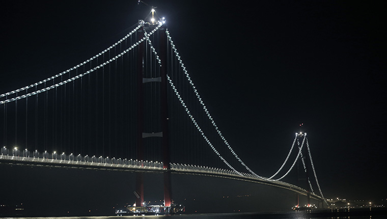 "1915 Çanakkale Köprüsü"nde gece!