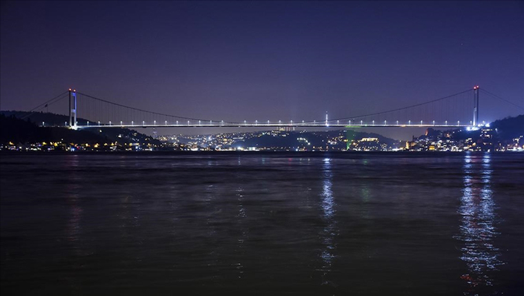 FSM Köprüsü 'Dünya Saati' etkinliği için 1 saatliğine karartıldı!