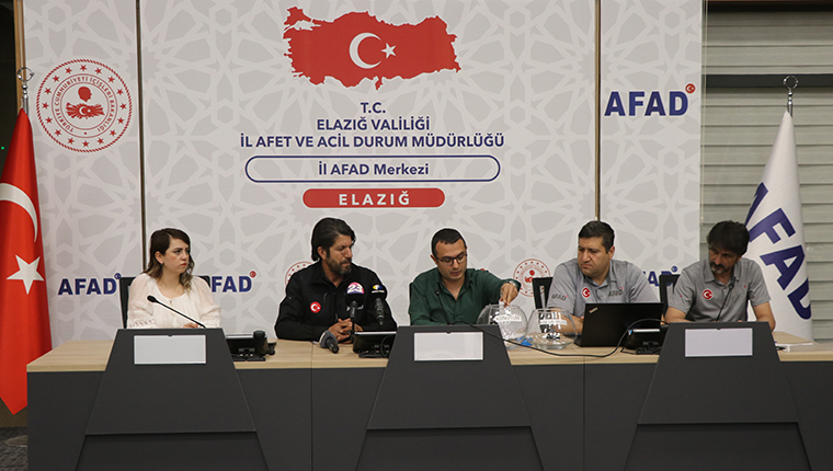 Elazığ'da 105 deprem konutu için kura çekildi