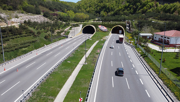 Anadolu Otoyolu'nun Bolu Dağı geçişi 35 gün trafiğe kapatılacak