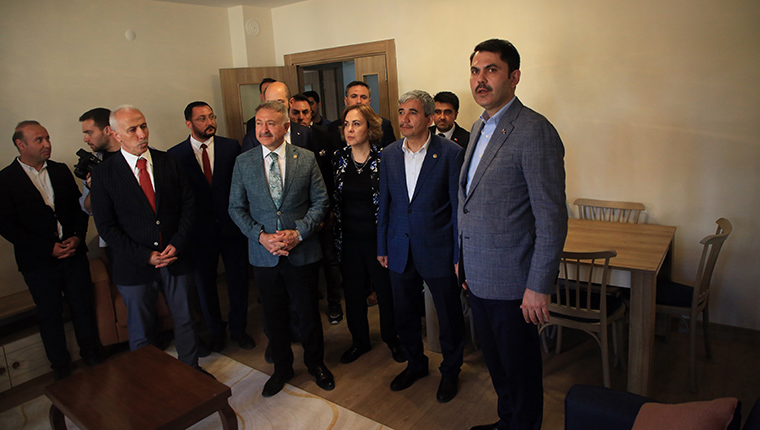 Bakan Kurum, Mersin'de kentsel dönüşüm projesini inceledi