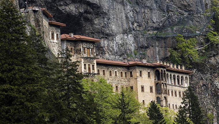 Sümela Manastırı yaz sezonuna hızlı başladı