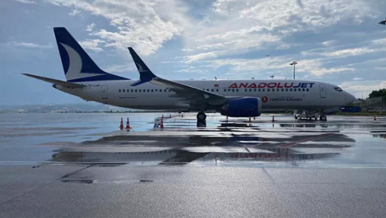 Anadolujet'in ilk yeni nesil uçağı ilk uçuşunu Antalya'ya yaptı!